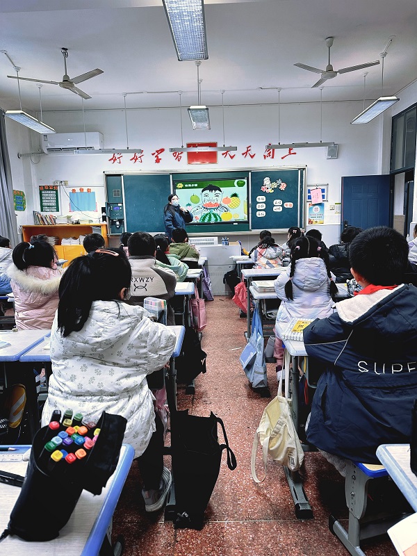 2023.10.31北门小学美术教研组系列活动之——王晶晶老师教研课照片.jpg